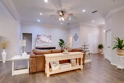 700 Jonathan Dr, Euless, TX 76040 photo 8