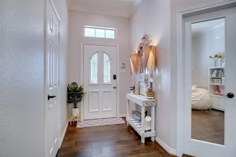 700 Jonathan Dr, Euless, TX 76040 photo 4
