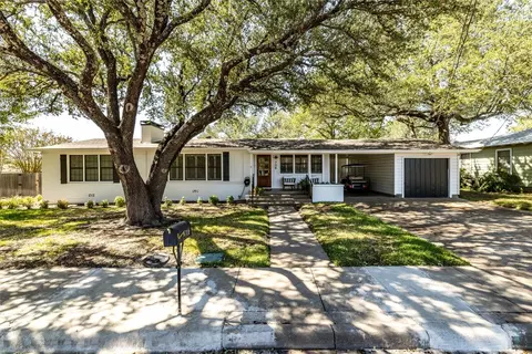 708 Sycamore St, Weatherford, TX 76086