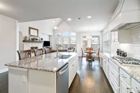 825 Layla Dr, Rockwall, TX 75087
