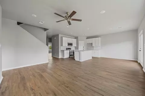 812 Brookside Dr, Springtown, TX 76082 photo 3
