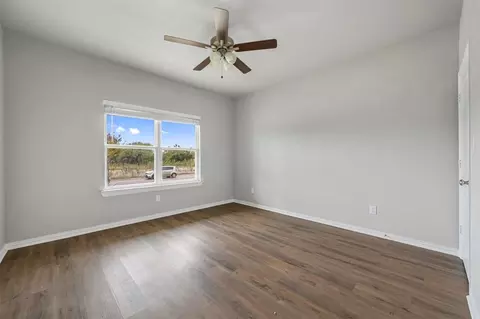 812 Brookside Dr, Springtown, TX 76082 photo 8