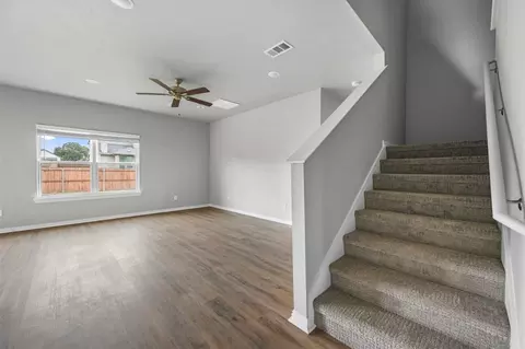 812 Brookside Dr, Springtown, TX 76082 photo 2