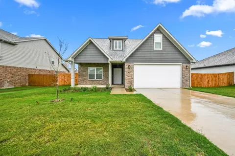 813 Feather Edge Dr, Springtown, TX 76082