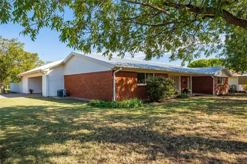 421 N W Ave H, Hamlin, TX 79520