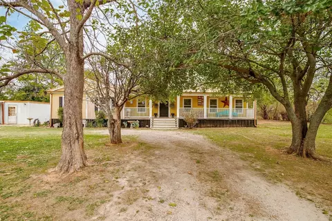 6103 S Lakeside Hills Ct, Granbury, TX 76048