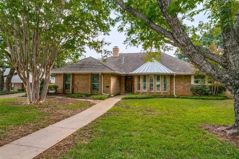 2931 Scenic Dr, Grapevine, TX 76051
