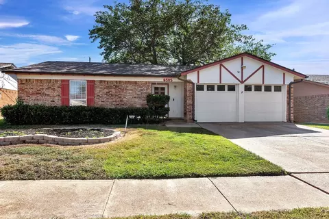 6585 Old Mill Cir, Watauga, TX 76148