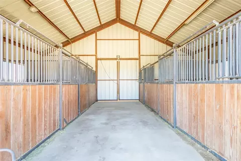 2610 Horsemans Dr, Stephenville, TX 76401