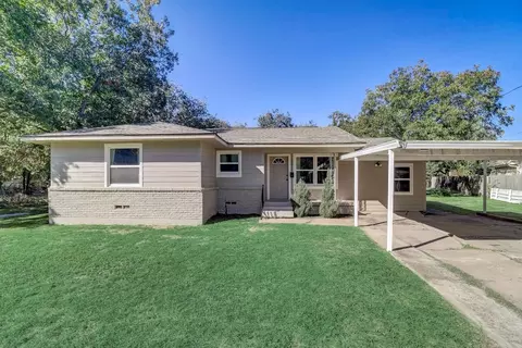 303 Lynn St, Waxahachie, TX 75165