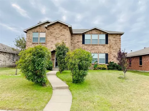 2817 Yellow Rose Ln, Lancaster, TX 75134