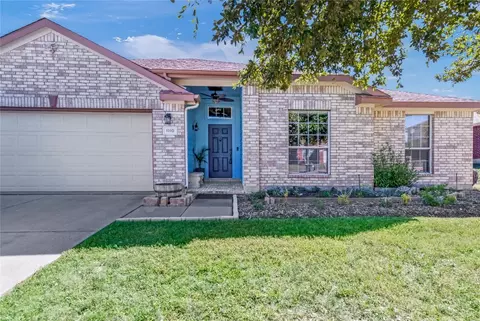 1110 Windsor Ln, Forney, TX 75126
