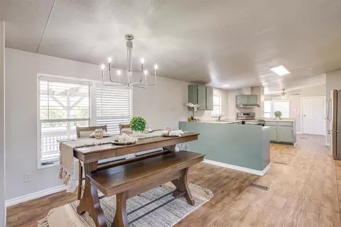 4324 Smiling Hills Ct, Cleburne, TX 76031