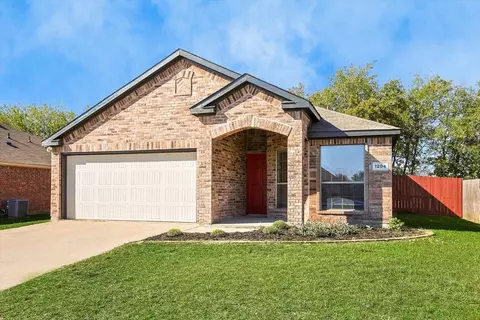 1204 Primrose Dr, Sanger, TX 76266