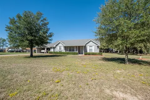 491 Westshore Dr, Wills Point, TX 75169