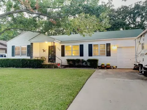 309 Charles Dr, Irving, TX 75060