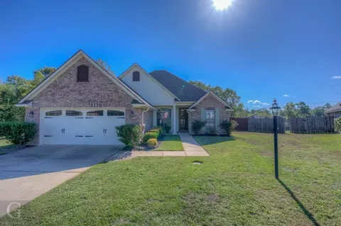 690 Fox Nest Cir, Haughton, LA 71037