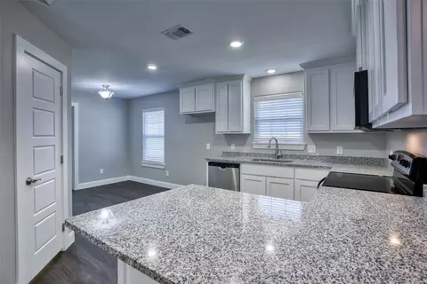1004 Ray Dr, Denison, TX 75020 photo 8