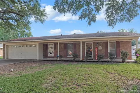 8671 Grover Pl, Shreveport, LA 71115