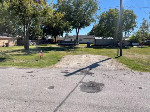 301 W Cherry Tree Ln, Fate, TX 75132