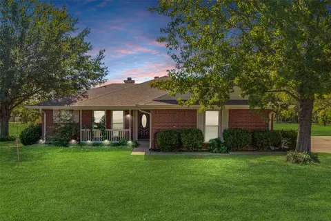 413 Raven Ct, Burleson, TX 76028