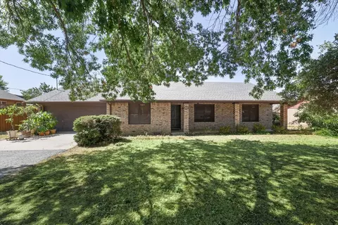 525 Oakcrest St, Lake Dallas, TX 75065