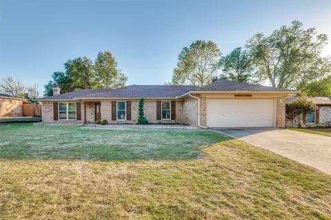 8508 Brookridge Dr, North Richland Hills, TX 76182