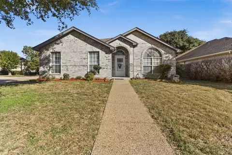 1701 Canyon Ridge St, Fort Worth, TX 76131
