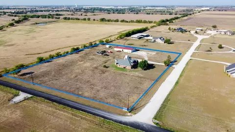1167 Settlers Dr, Sanger, TX 76266