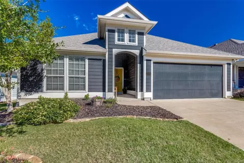 5021 Holliday Dr, Fort Worth, TX 76244