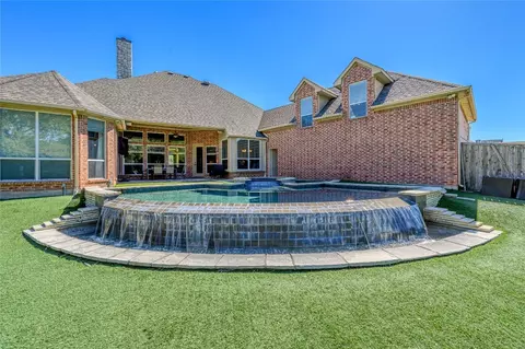 163 Harrison Cir, Van Alstyne, TX 75495