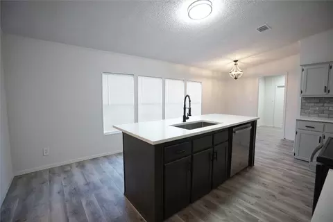 810 Quail Run, Cleburne, TX 76031 photo 7