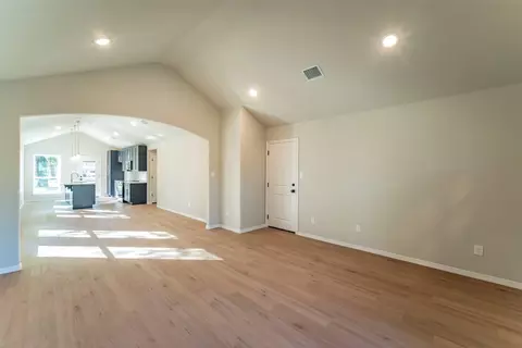 608 E Brown St, Cleburne, TX 76031 photo 9