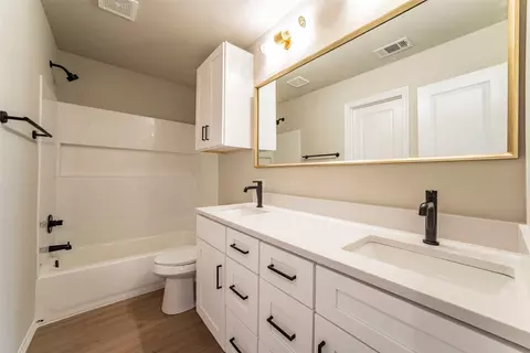 608 E Brown St, Cleburne, TX 76031 photo 13
