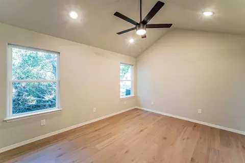 608 E Brown St, Cleburne, TX 76031 photo 14