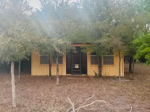 264 Buffalo Dr, Comanche, TX 76442 photo 4