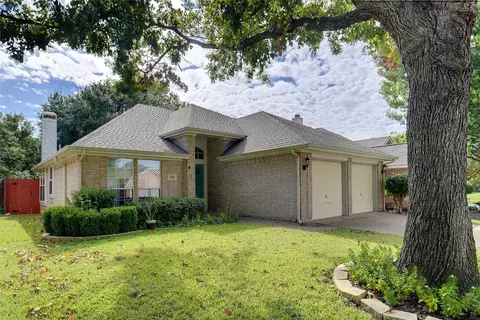 5304 Stillwater Dr, Fort Worth, TX 76137