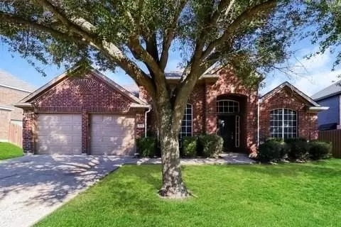 512 Candle Meadow Blvd, Desoto, TX 75115