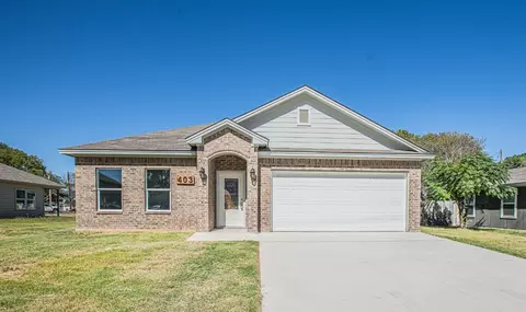 403 Royal St, Cleburne, TX 76031