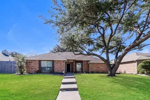 8718 Greentree Dr, Rowlett, TX 75088