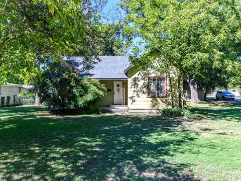 407 NE 3rd St, Hubbard, TX 76648