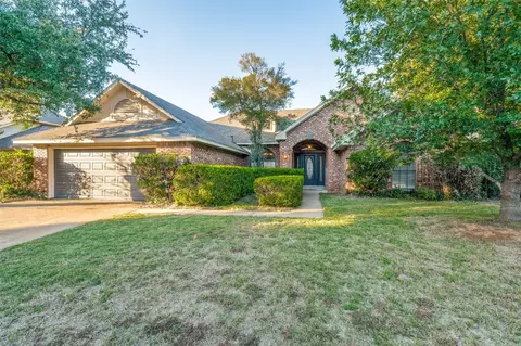 605 Gunnison Dr, Arlington, TX 76006