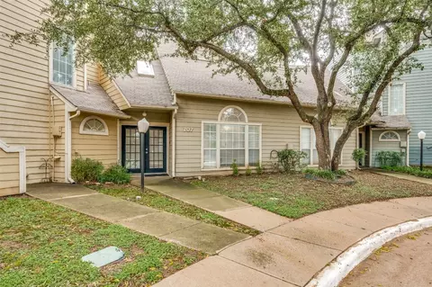 707 Berkley Plz, Irving, TX 75061