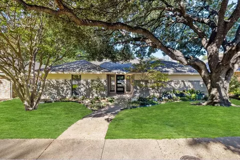 8425 Stable Glen Dr, Dallas, TX 75243