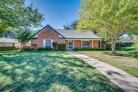 1221 Laurie Ave, Desoto, TX 75115