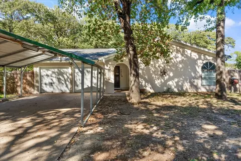 7210 Allyn Dr, Azle, TX 76020