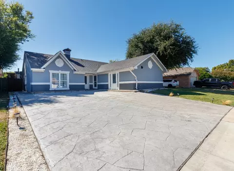 2110 Pennington Dr, Arlington, TX 76014