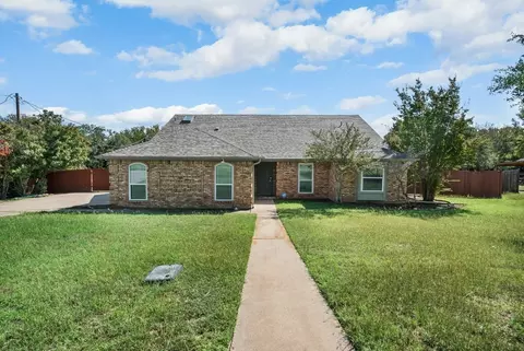 615 Oldham Ln, Granbury, TX 76048