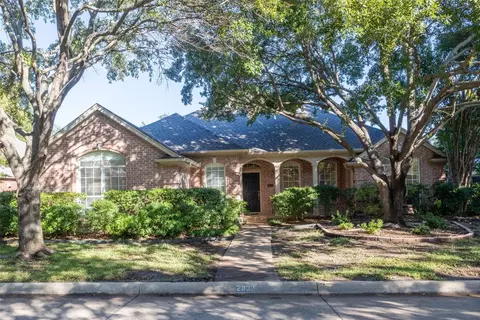 2832 Manorwood Trl, Fort Worth, TX 76109
