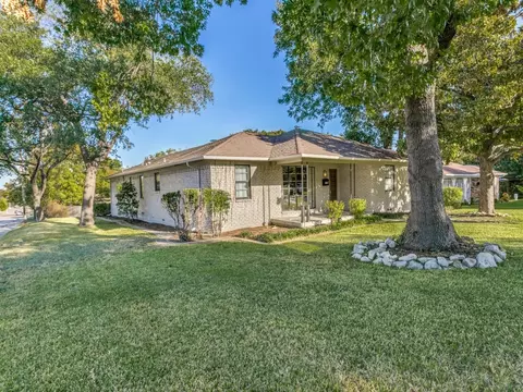 8807 Sweetwater Dr, Dallas, TX 75228